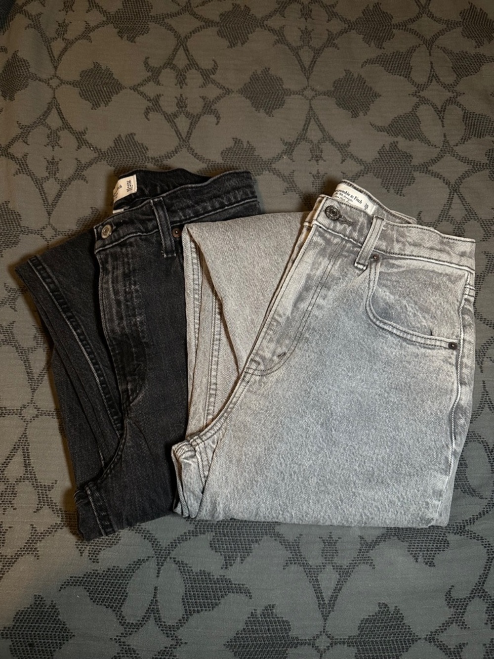Abercrombie & Fitch Curve Love The 90s Straight Ultra High Rise Jeans Set of 2